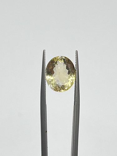 Yellow citrine oval cut - yellow,